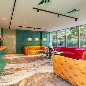 Tomis Garden شقة فندقية بوخارست